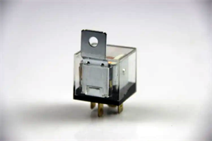 汽車?yán)^電器的特點及應(yīng)用領(lǐng)域